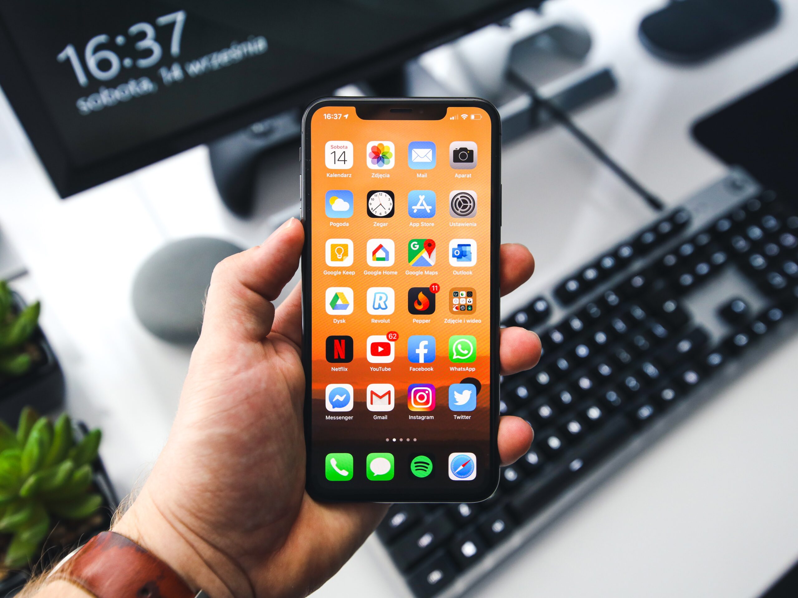 Is the iPhone XS Max Still Worth it in 2021